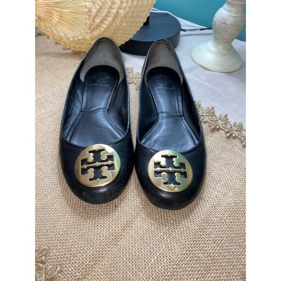 Tory Burch Ballet Flat Leather Upper size 7.5M Gold T Logo Shoes - Picture 2 of 11